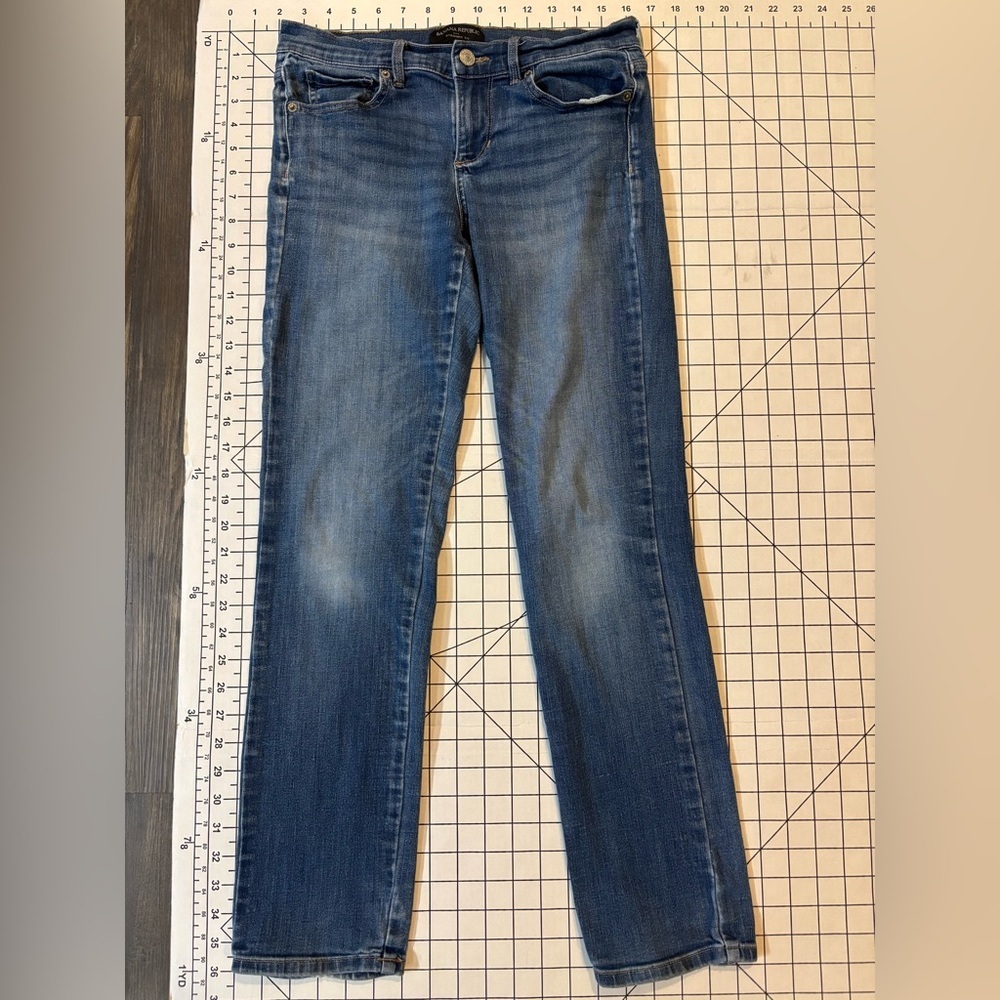Banana Republic Women’s Size 26/2 Blue Straight Fit Jeans